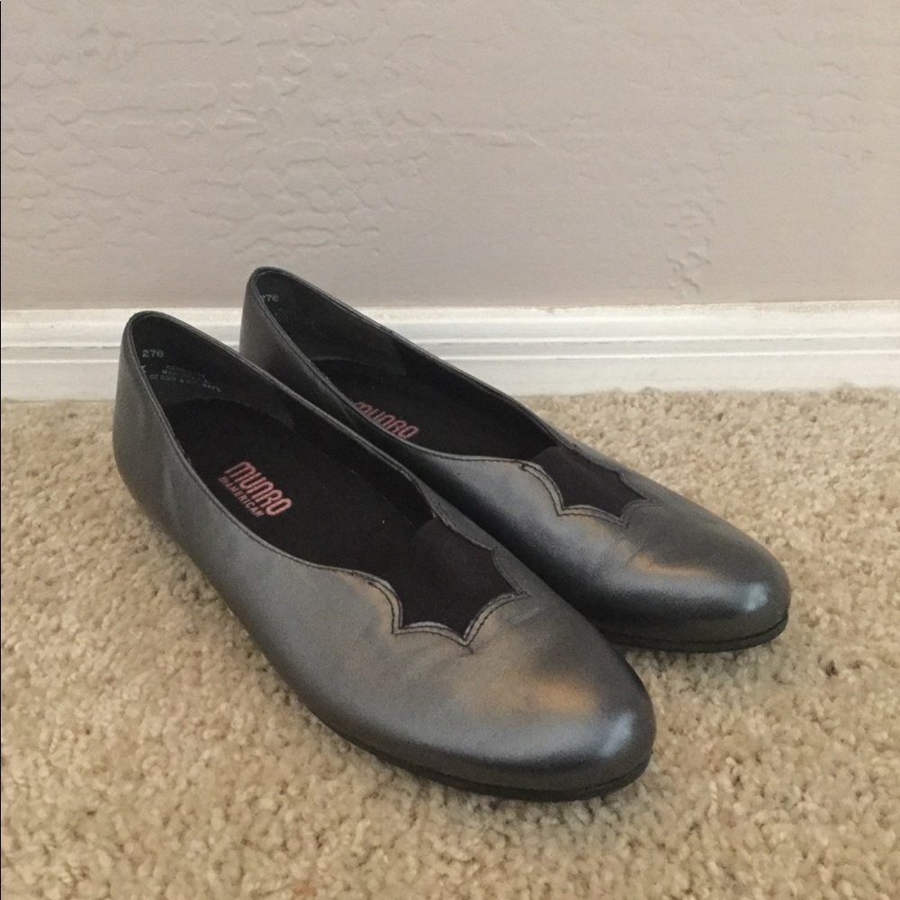 Munro Metallic Flats Size 8 1/2 N